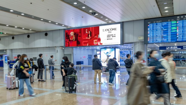 北京首都机场LED大屏广告价格，北京机场T2到达迎客大厅电子屏广告