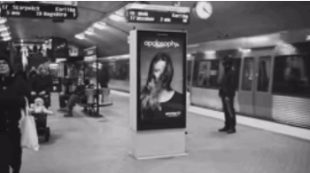 动态地铁广告