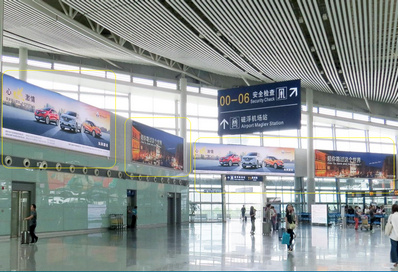 长沙机场国内安检口门廊灯箱广告
