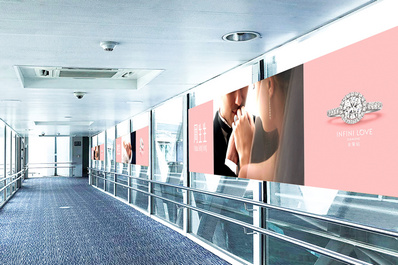 广州机场出发区灯箱广告