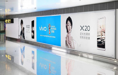 重庆江北机场灯箱广告