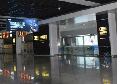 重庆北站到达层立柱灯箱广告