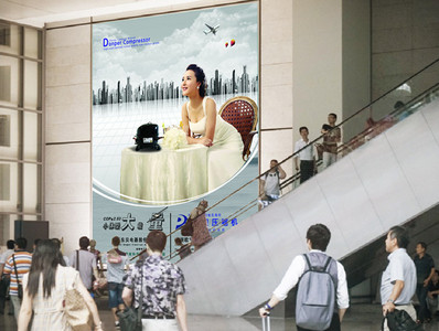 上海虹桥站出发层进站大厅看板广告