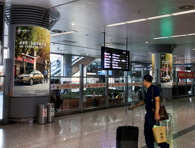 太原机场T2国内到达行李厅双面包柱灯箱广告