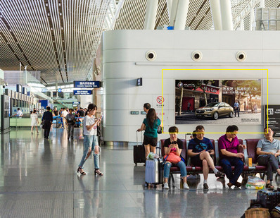 长沙机场T2航站楼出发值机岛墙面灯箱广告