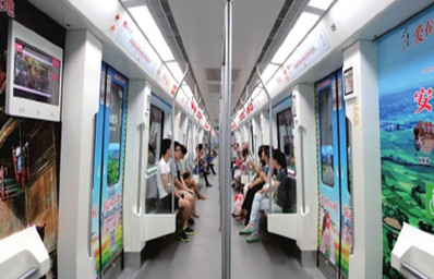 南昌地铁创意内包车广告