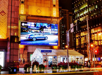 投放上海巴黎春天户外LED屏广告有什么优势?