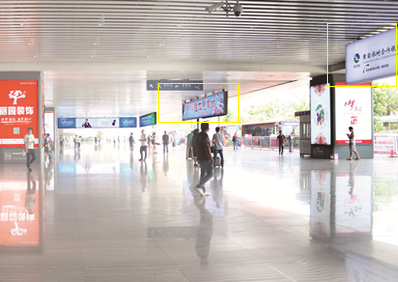 台州高铁站出站口吊挂式巨屏灯箱广告