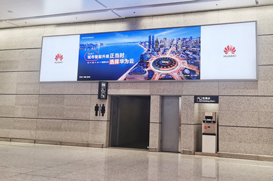 宁波机场行李提取厅侧面灯箱广告案例图