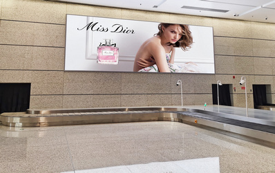 宁波机场国际行李提取厅转盘灯箱广告案例图