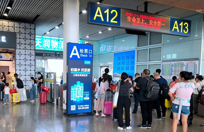 广州南高铁站广告案例