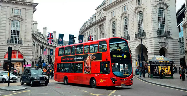 英国公交车广告
