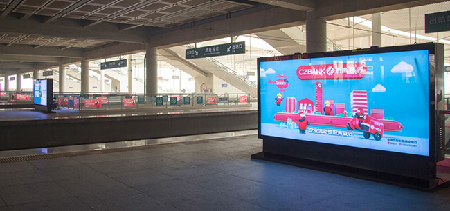 济南高铁站广告中到达层的部分灯箱媒体介绍