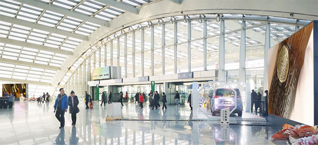 北京首都机场T3GTC问询中心双屏LED