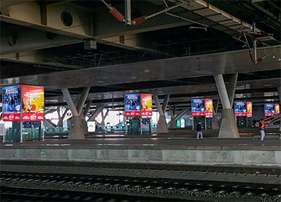 青岛北站站台层四面直梯灯箱广告