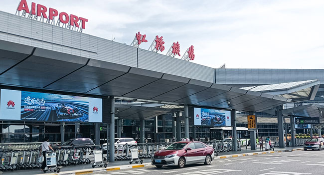 上海虹桥机场T2航站楼户外出发LED联屏广告