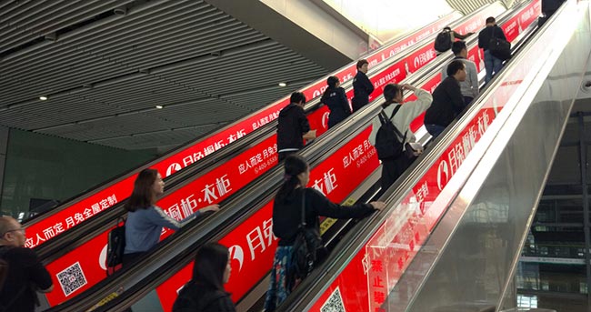 南昌高铁站广告中扶梯贴膜怎么样？
