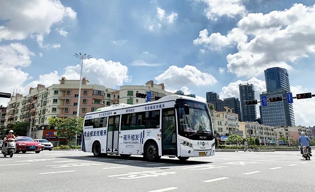 佛山公交车广告助力雍禾植发打开本地市场