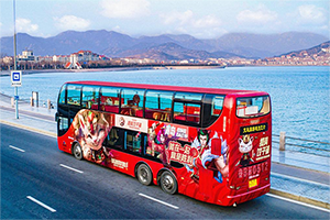 青岛公交车身广告价格是多少？青岛公交车广告线路有哪些？青岛公交广告优势效果怎么样？