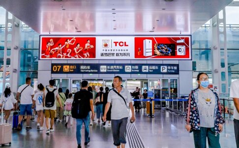 第一户外传媒-重庆江北机场T3国内到达迎客厅出口高空LED屏 第一户外传媒-重庆江北机场T3国内到达迎客厅出口高空LED屏