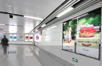 杭州地铁1号线4封灯箱广告