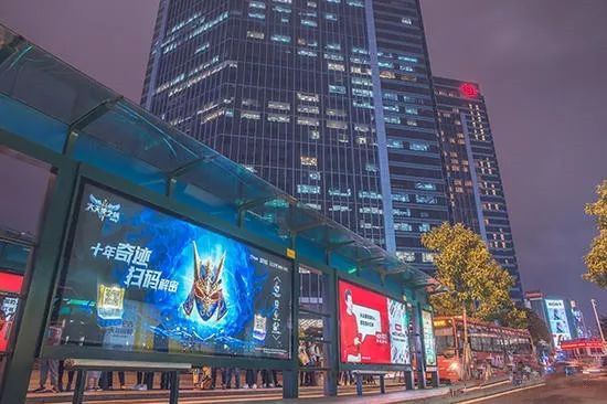 公交站台广告综合优势愈加凸显!