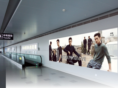 南京机场国内到达通廊墙体灯箱套装广告