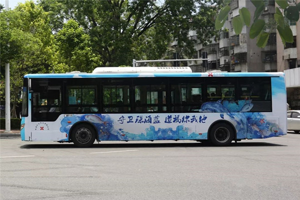 公益公交广告如何既好看又有价值，珠海公交车广告为你打个样!