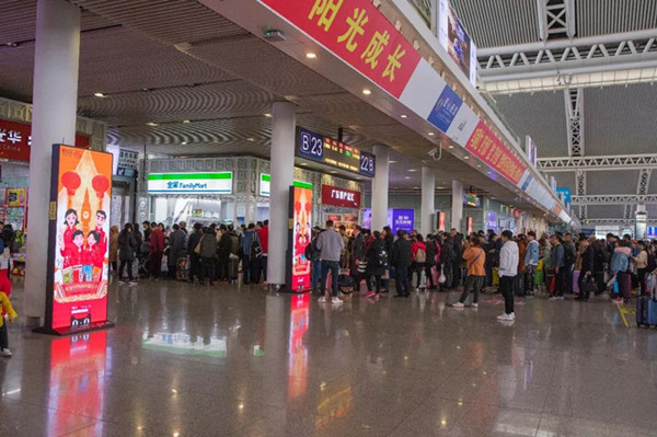 洽洽食品春运期间高铁站广告投放案例