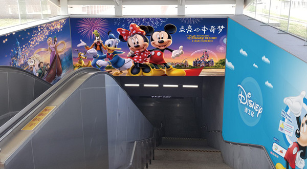 上海地铁梯眉灯箱广告价格