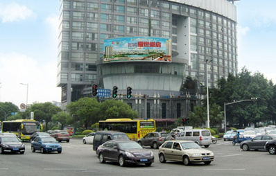 东莞设计师酒店LED屏广告