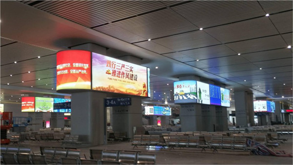 佛山西高铁站灯箱广告