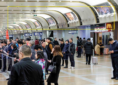 北京首都机场T2国内+国际到达迎客厅看板广告案例图