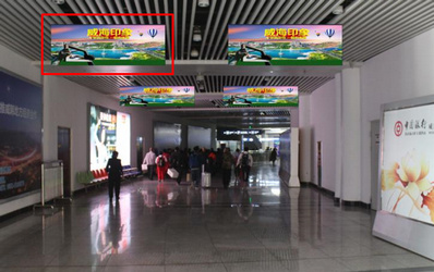 威海港国际客运中心客运中心一楼和负一楼吊旗广告