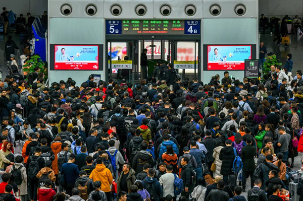 爱他美高铁站刷屏机广告