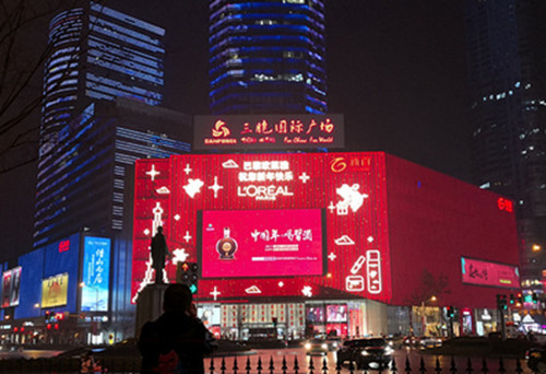 选择商圈户外LED广告投放有什么优势和价值?