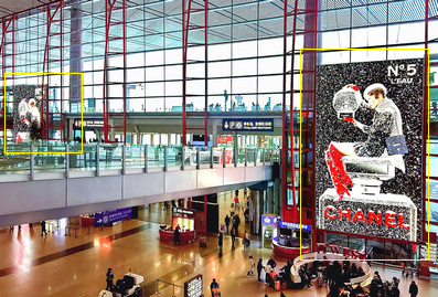 北京机场T3到达二层到达区超级灯箱广告