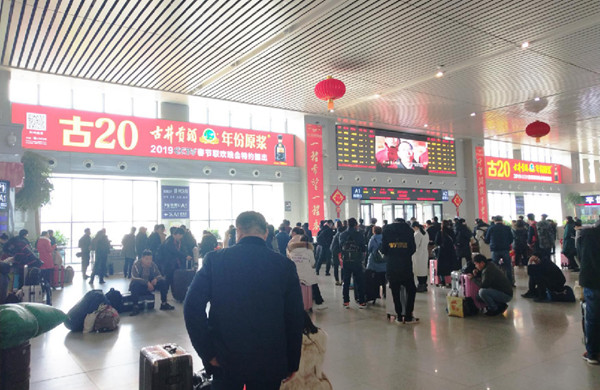 河南商丘高铁站灯箱广告价格