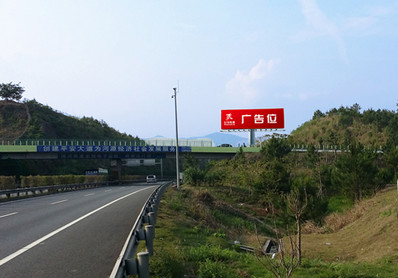 广州往梅州方向右侧单柱双面广告牌