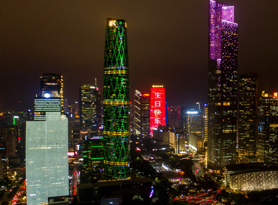 广州地标越秀金融大厦灯光秀广告案例图