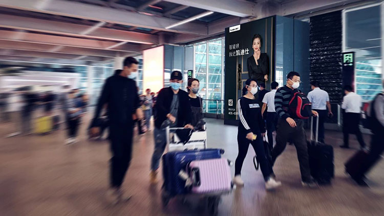 深圳机场灯箱广告4