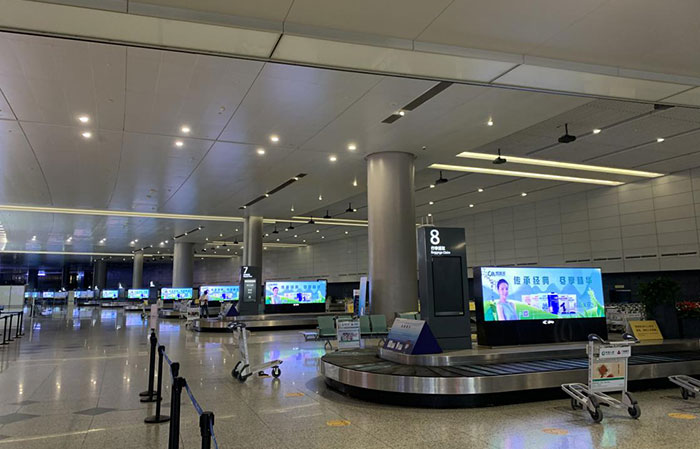 南京机场灯箱广告2