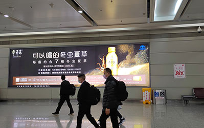 贵阳机场T2到达行李厅灯箱广告
