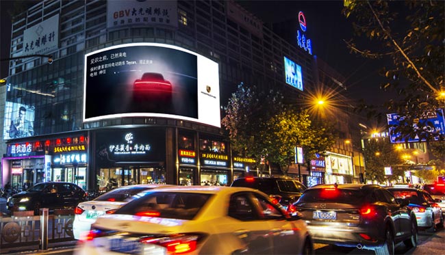 杭州湖滨商圈大光明户外LED广告
