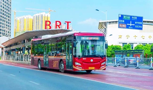 投放南宁公交车广告需要多少钱？
