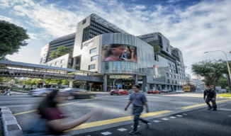 深圳机场路楼顶大牌广告