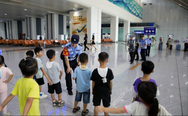 东莞南站高铁广告价格？东莞南高铁站候车大厅广告全覆盖位置优势
