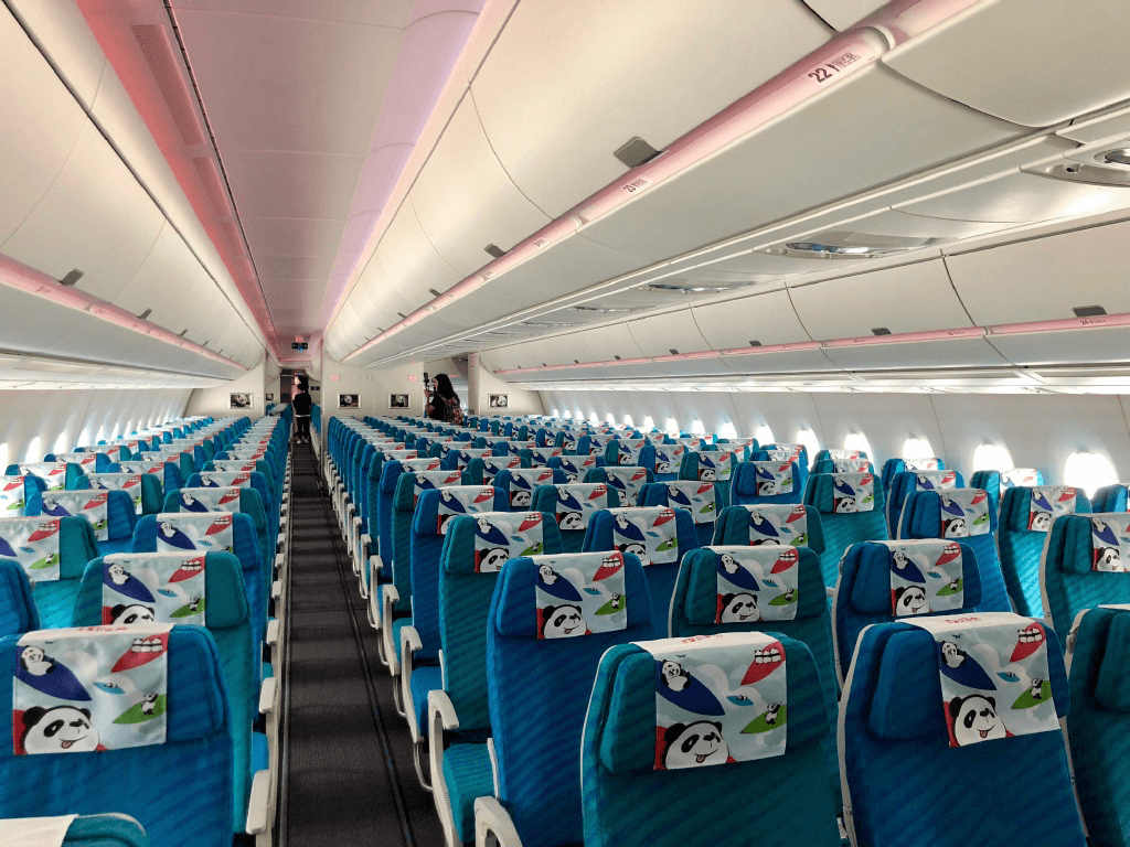 四川航空机载广告价格收费多少钱？川航机载飞机客舱春运热门广告