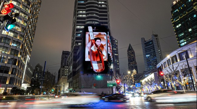 上海静安兴业太古汇广告汇银大厦外墙LED大屏，上海LED大屏广告价格