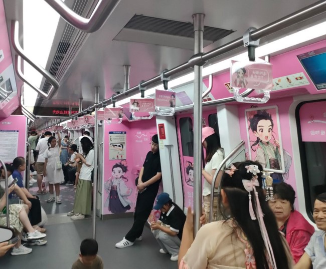 洛阳地铁性价比最高车厢广告拉手优势案例，洛阳地铁拉手广告价格